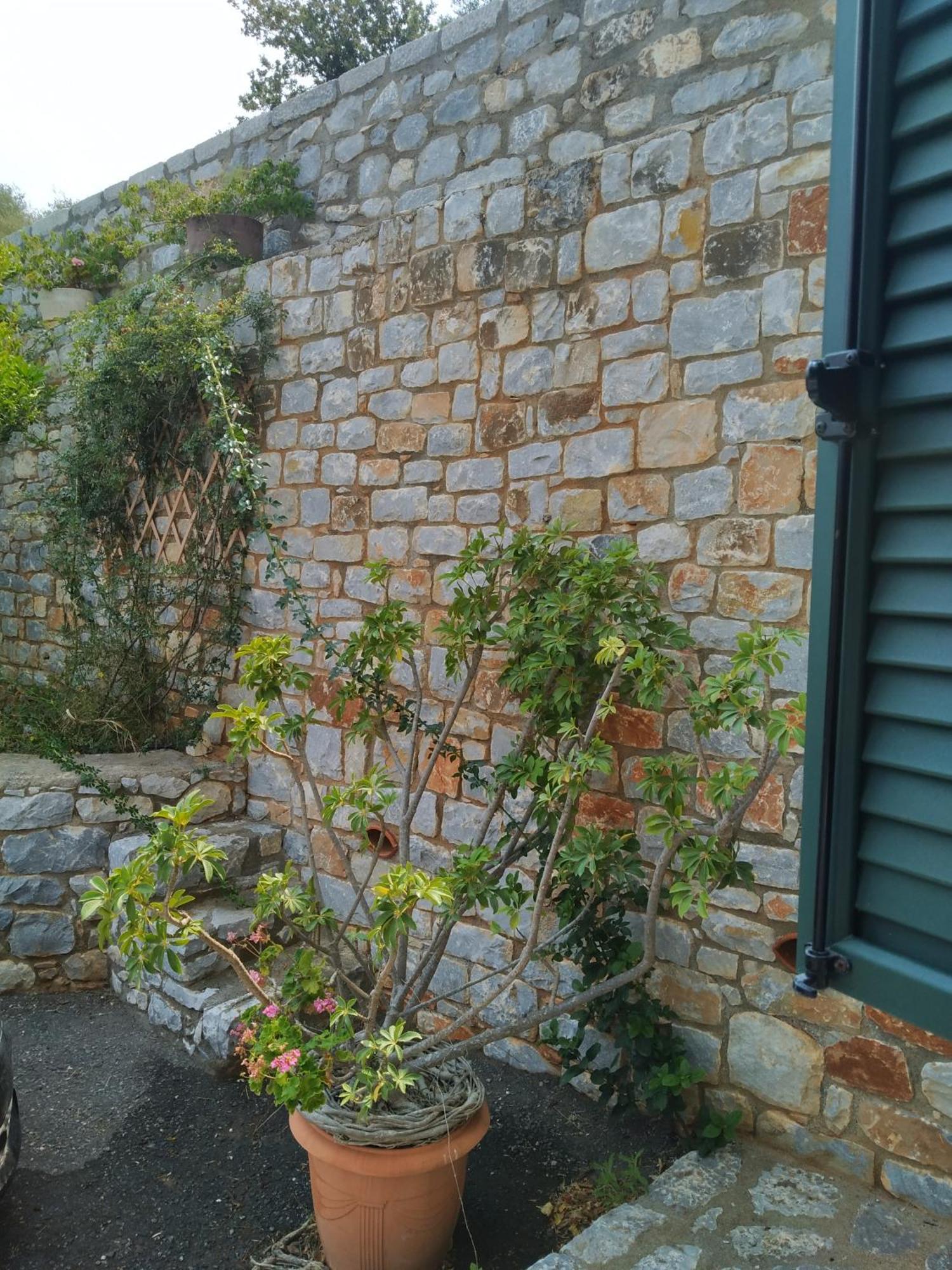 Vatoulia House Aparthotel Néon Oítilon Kültér fotó