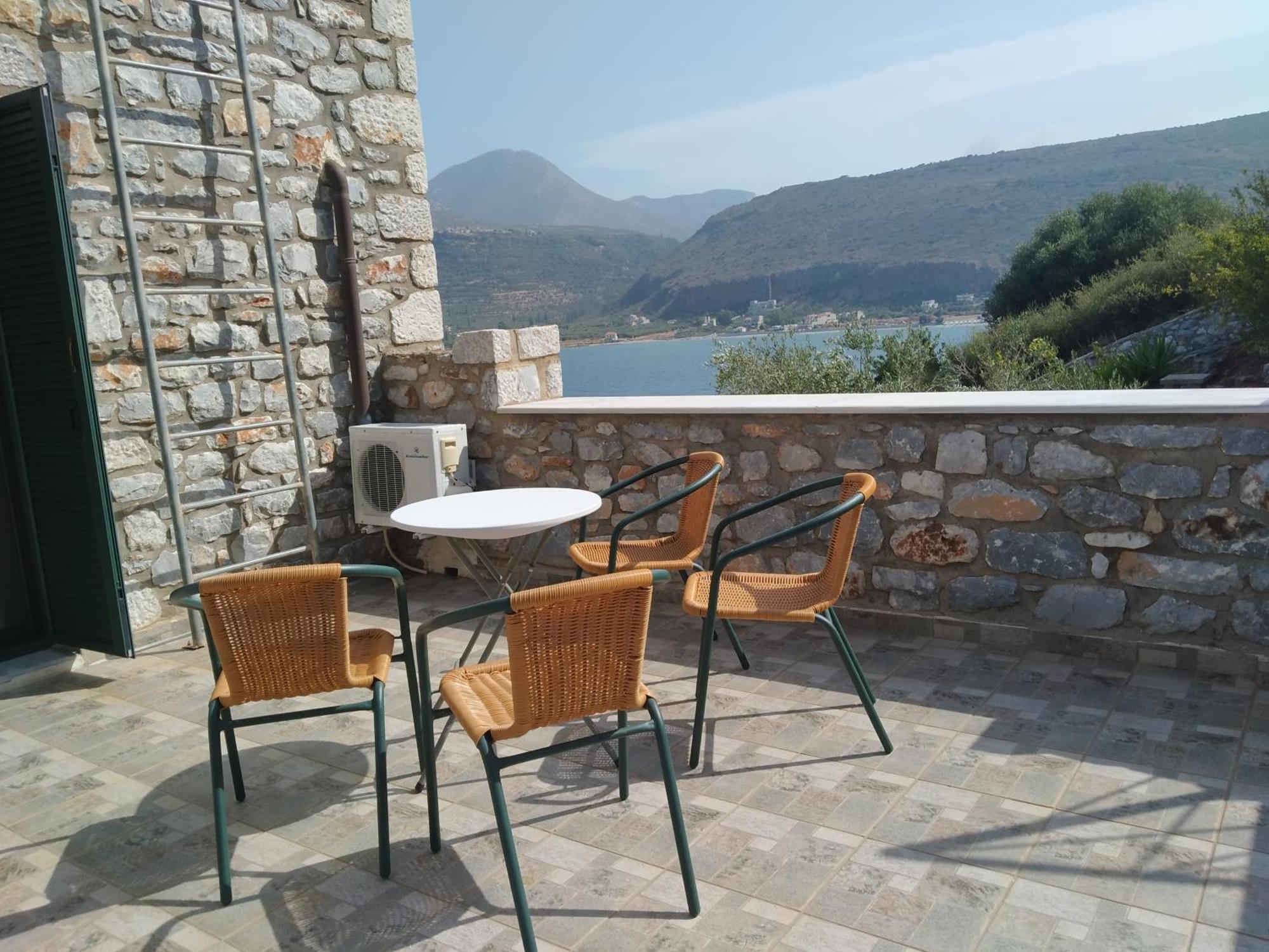 Vatoulia House Aparthotel Néon Oítilon Kültér fotó